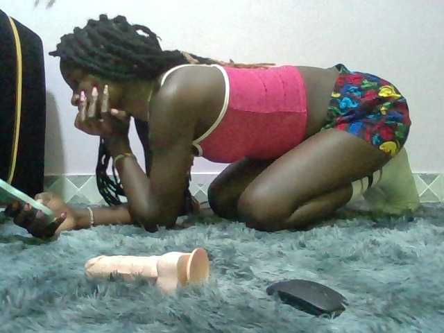 Sexyafricanah001 live cam on BongaCams