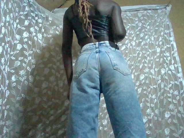 Sexyafricanah001 live cam on BongaCams