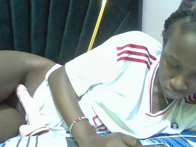 Sexyafricanah001 live cam on BongaCams