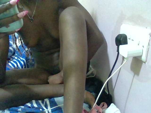 Sexyafricanah001 live cam on BongaCams