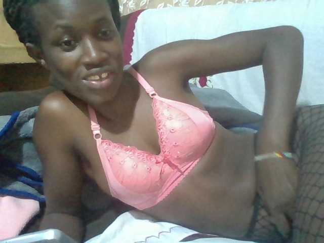 Sexyafricanah001 live cam on BongaCams