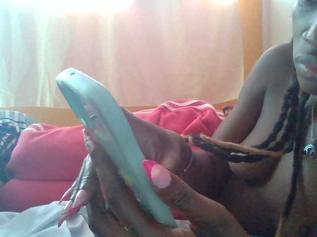 Sexyafricanah001 live cam on BongaCams