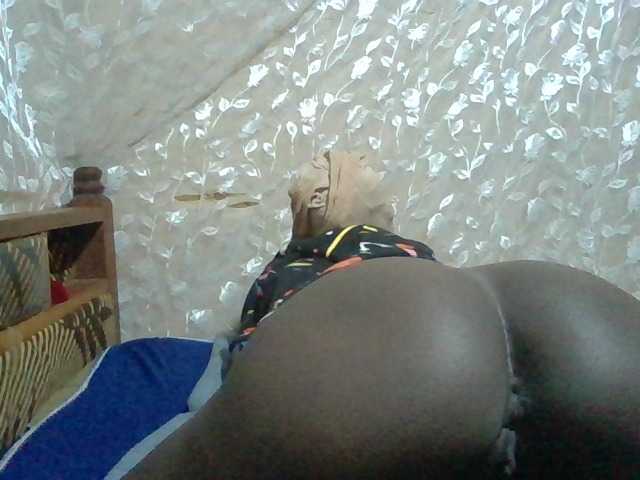Sexyafricanah001 live cam on BongaCams