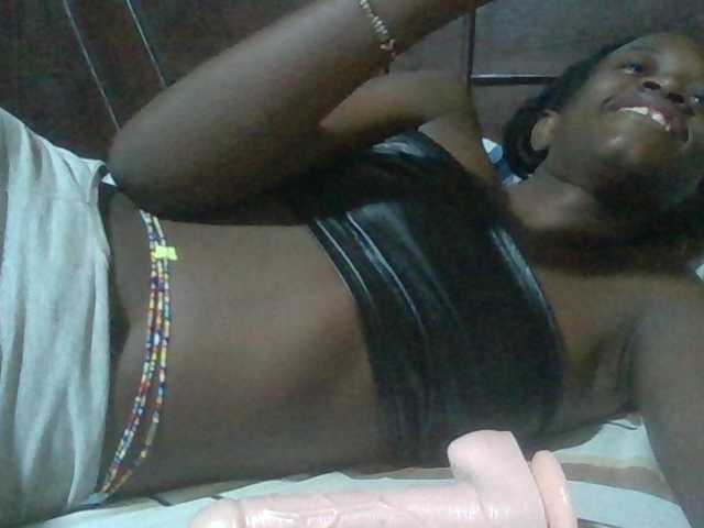 Sexyafricanah001 live cam on BongaCams