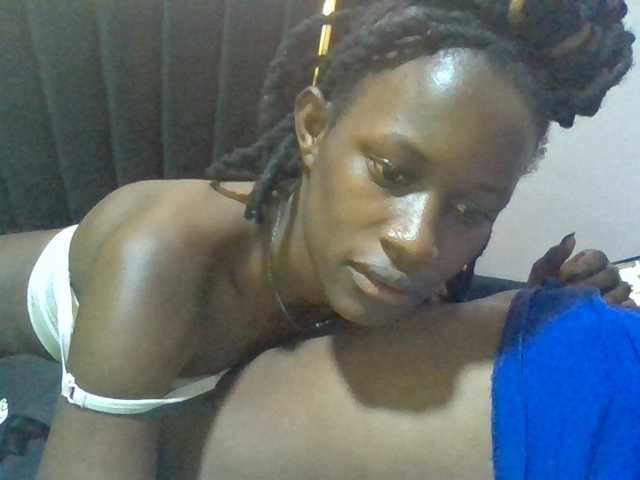 Sexyafricanah001 live cam on BongaCams