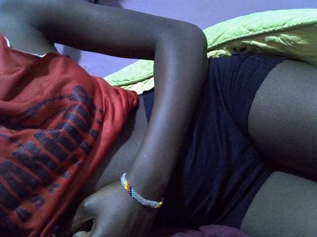 Sexyafricanah001 live cam on BongaCams