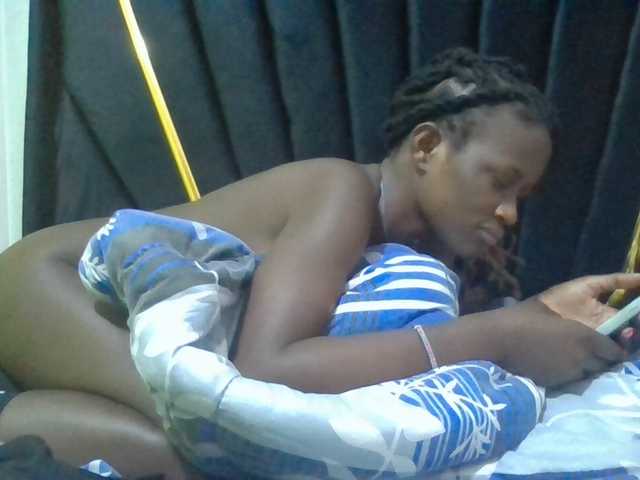 Sexyafricanah001 live cam on BongaCams