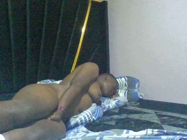 Sexyafricanah001 live cam on BongaCams