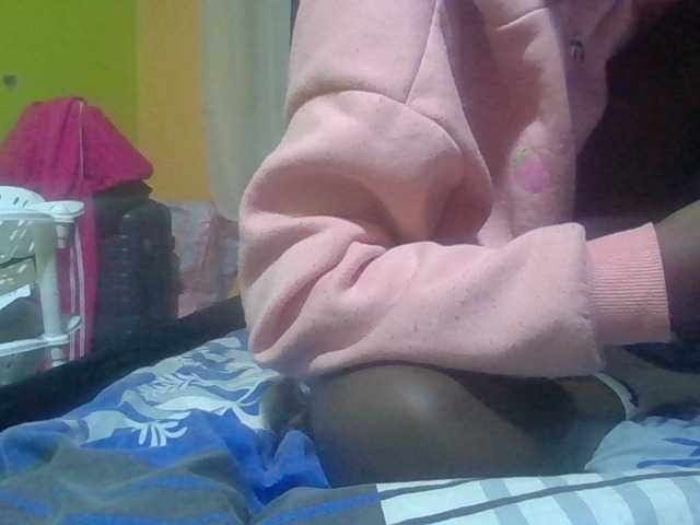 Sexyafricanah001 live cam on BongaCams
