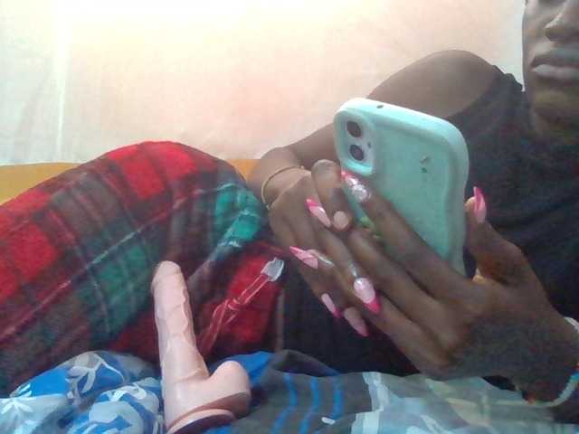 Sexyafricanah001 live cam on BongaCams