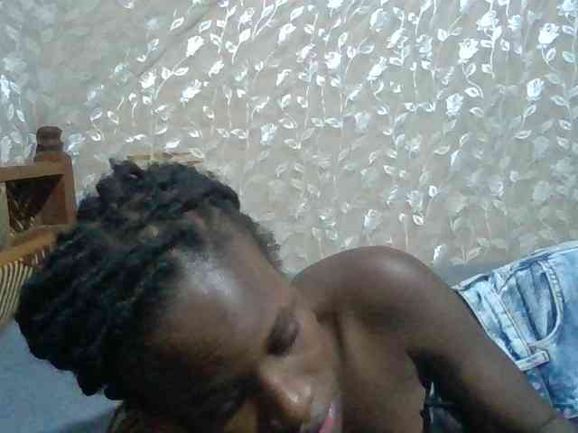 Sexyafricanah001 webcam
