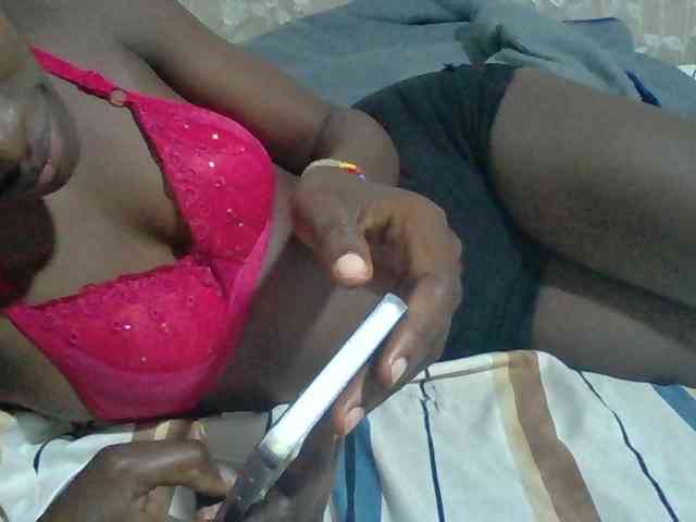 Sexyafricanah001 webcam