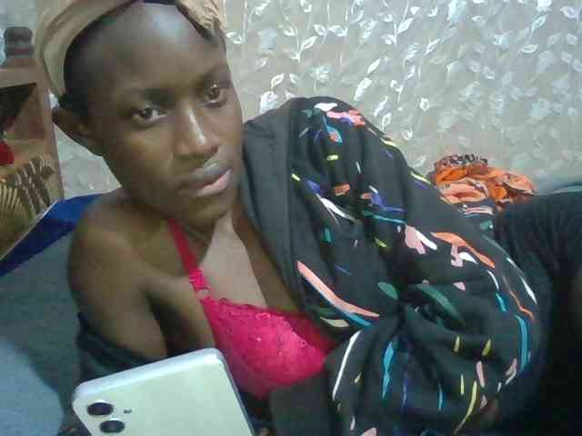 Sexyafricanah001 webcam
