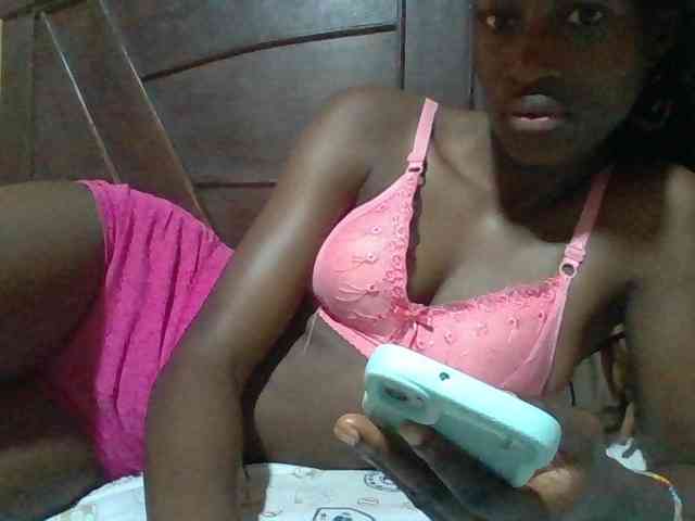 Sexyafricanah001 webcam