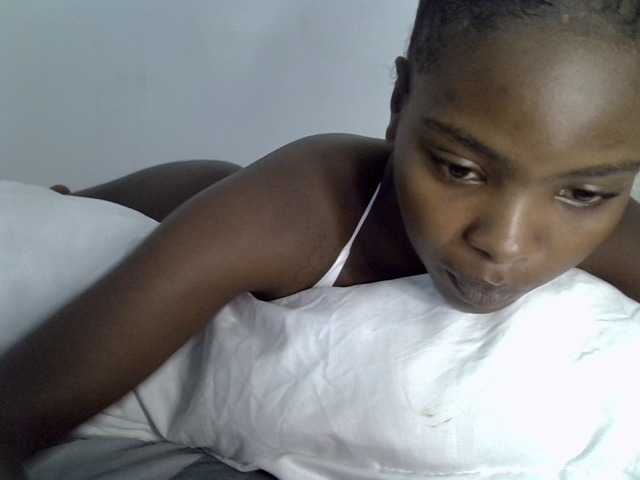 sexiesheea live cam on BongaCams