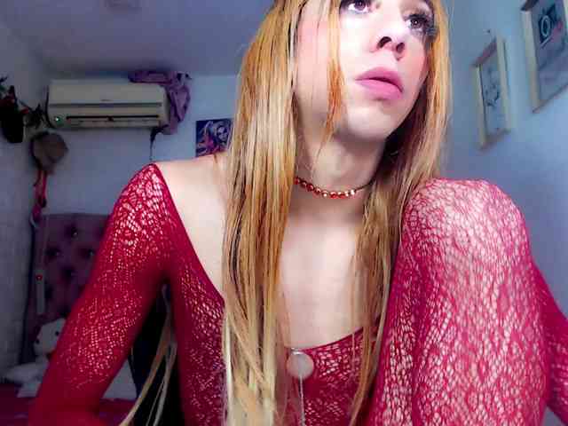 DaniellaSlut Sex Cam Show