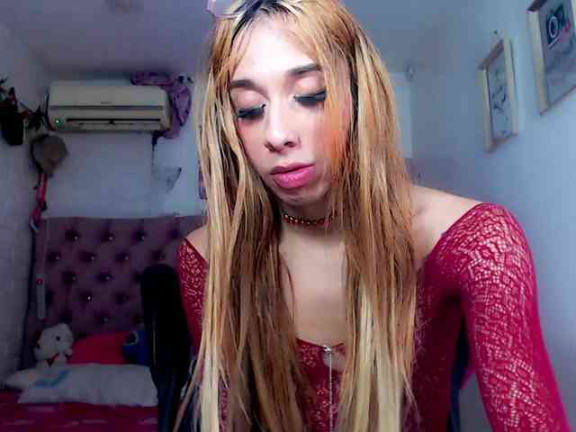 DaniellaSlut Sex Cam Show