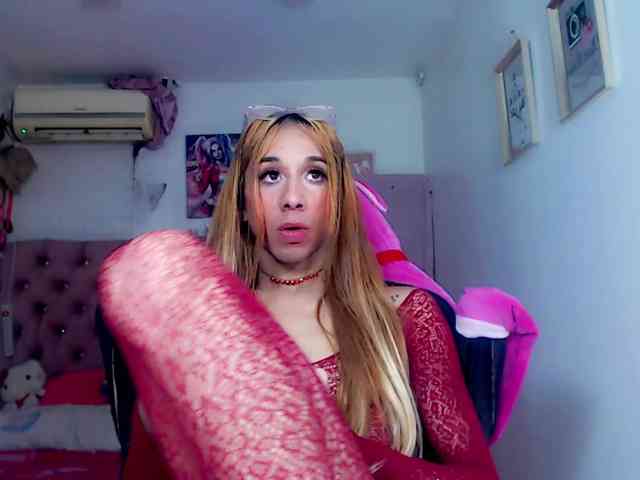 DaniellaSlut Sex Cam Show