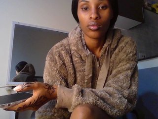 Fl0werssxoxo's Live Webcam