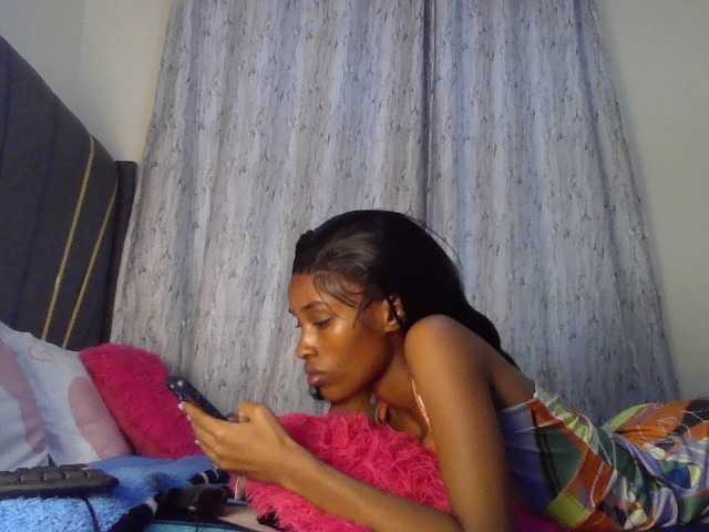 Fl0werssxoxo's BongaCams show and profile