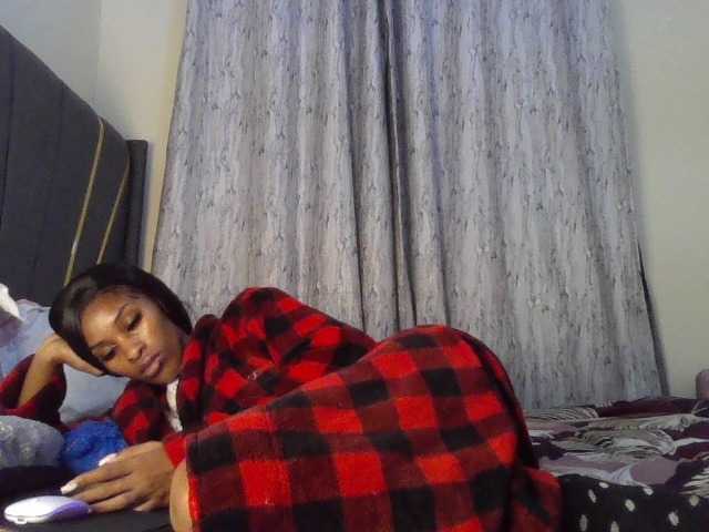 Fl0werssxoxo live cam on BongaCams