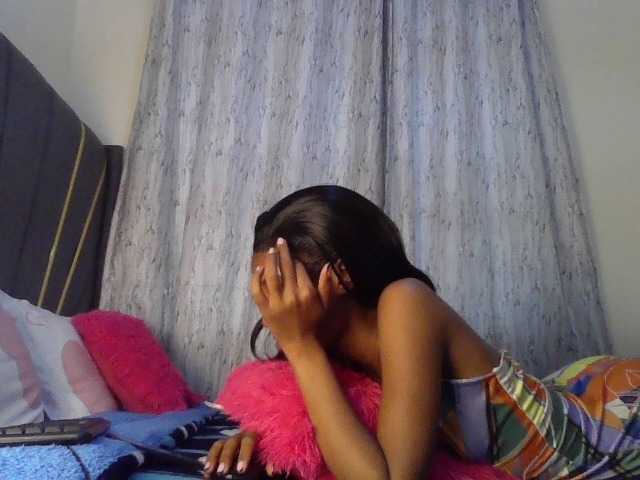 Fl0werssxoxo's BongaCams show and profile