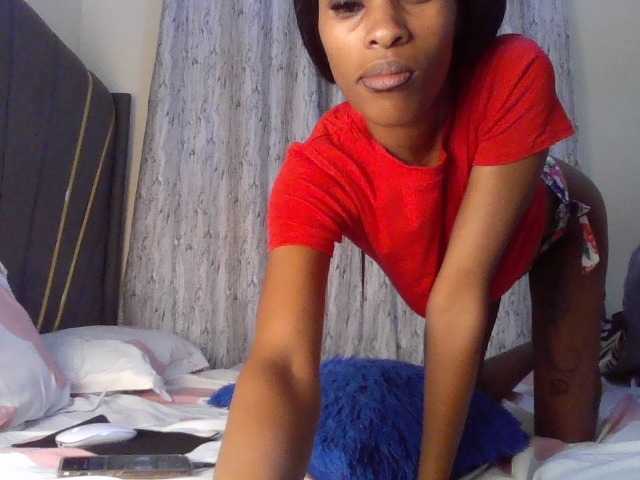 Fl0werssxoxo live cam on BongaCams