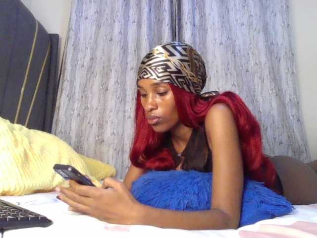 Fl0werssxoxo live cam on BongaCams