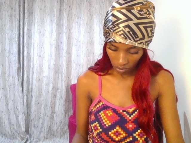 Fl0werssxoxo webcam bongacams model stream image