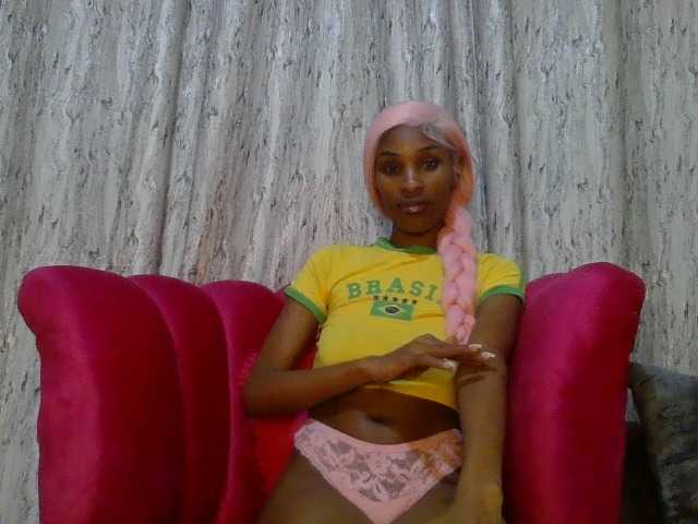 Fl0werssxoxo live webcam show