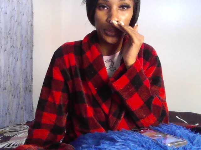 Fl0werssxoxo live cam on BongaCams