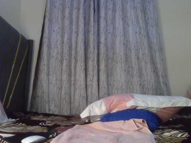Fl0werssxoxo live webcam show