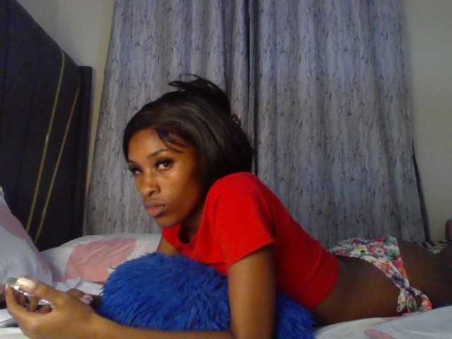 Fl0werssxoxo live webcam show