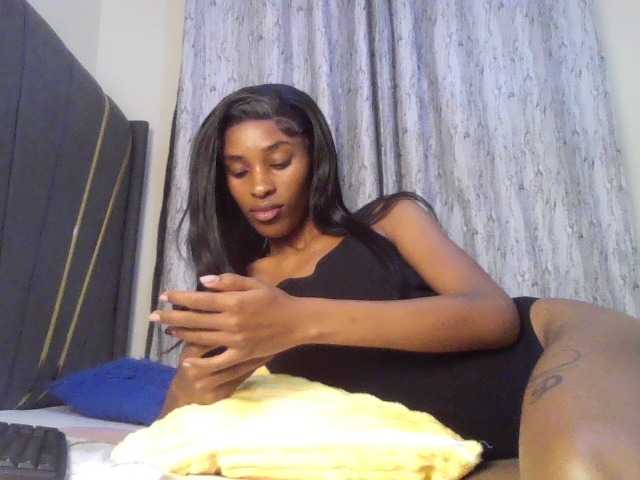 Fl0werssxoxo live cam on BongaCams