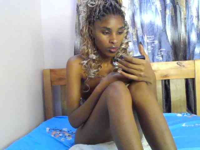 Fl0werssxoxo webcam