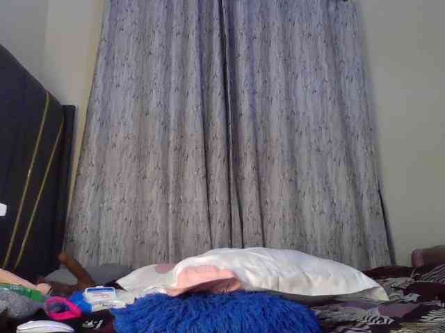 Fl0werssxoxo webcam