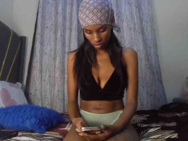 Fl0werssxoxo webcam