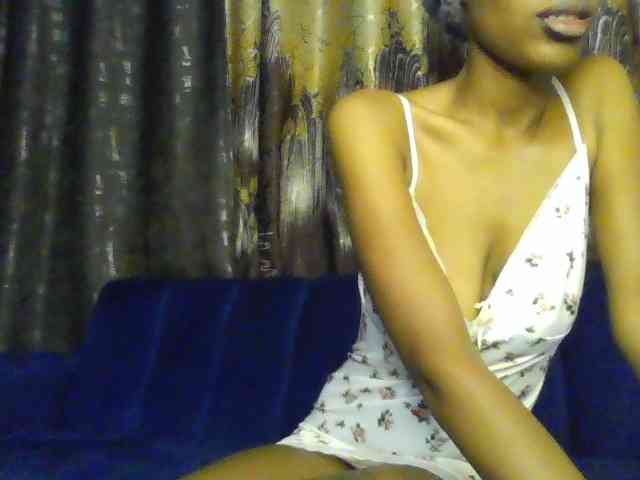 Fl0werssxoxo webcam