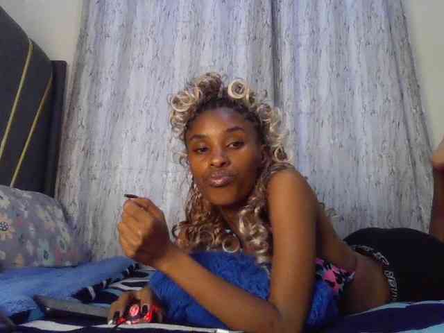 Fl0werssxoxo webcam
