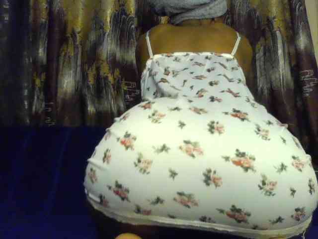 Fl0werssxoxo webcam