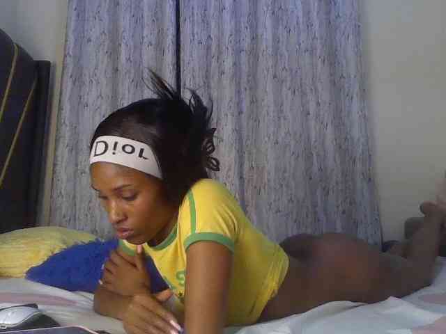 Fl0werssxoxo webcam