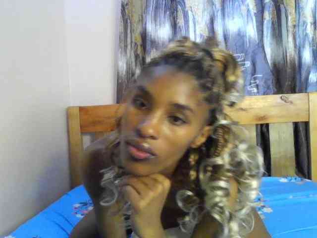 Fl0werssxoxo webcam