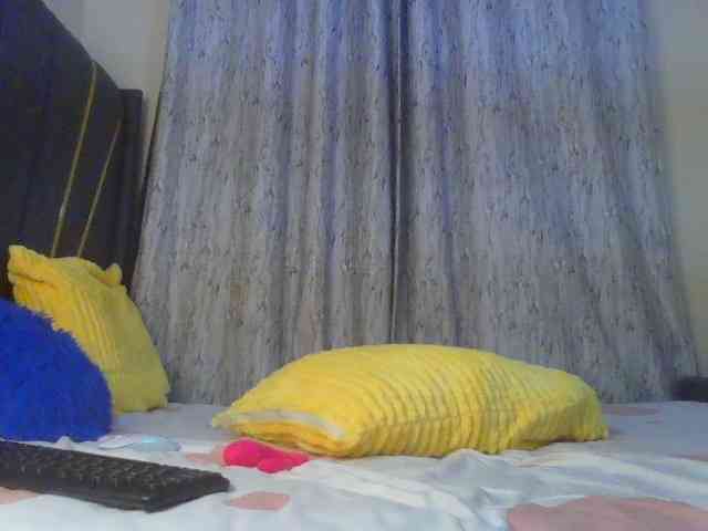 Fl0werssxoxo webcam