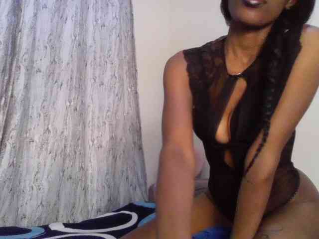 Fl0werssxoxo webcam