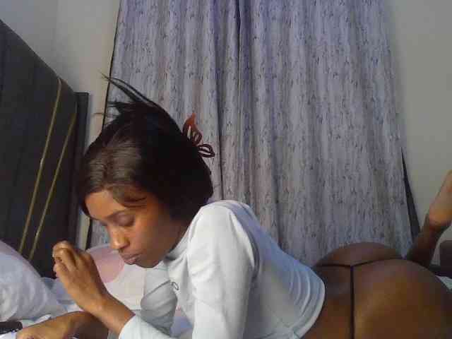 Fl0werssxoxo webcam