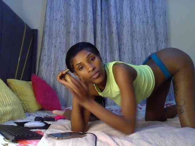 Fl0werssxoxo webcam