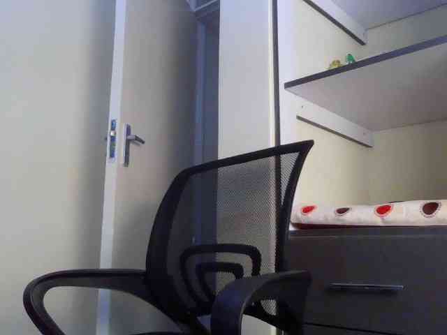 Fl0werssxoxo webcam