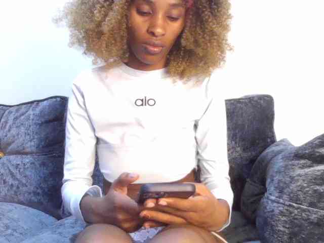 Fl0werssxoxo webcam