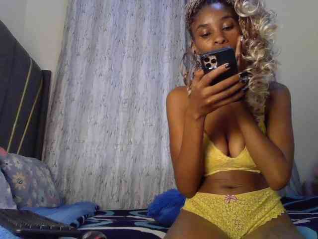 Fl0werssxoxo webcam