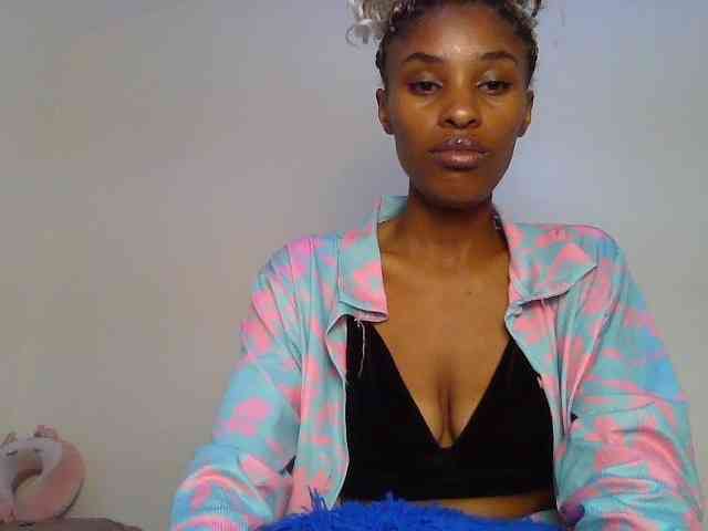 Fl0werssxoxo webcam